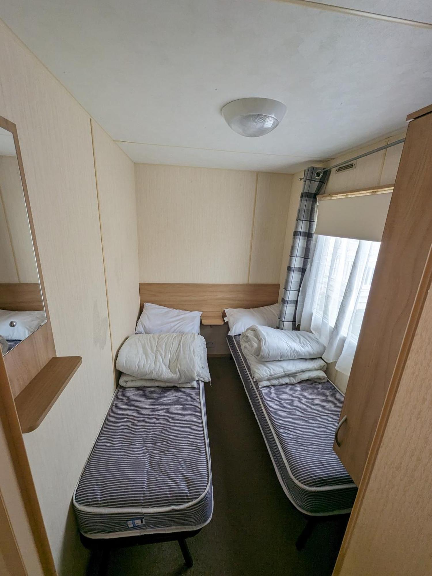 3 Bedroom Caravan, Sleeps 8 Lyons Lido Beach Престатин Екстериор снимка
