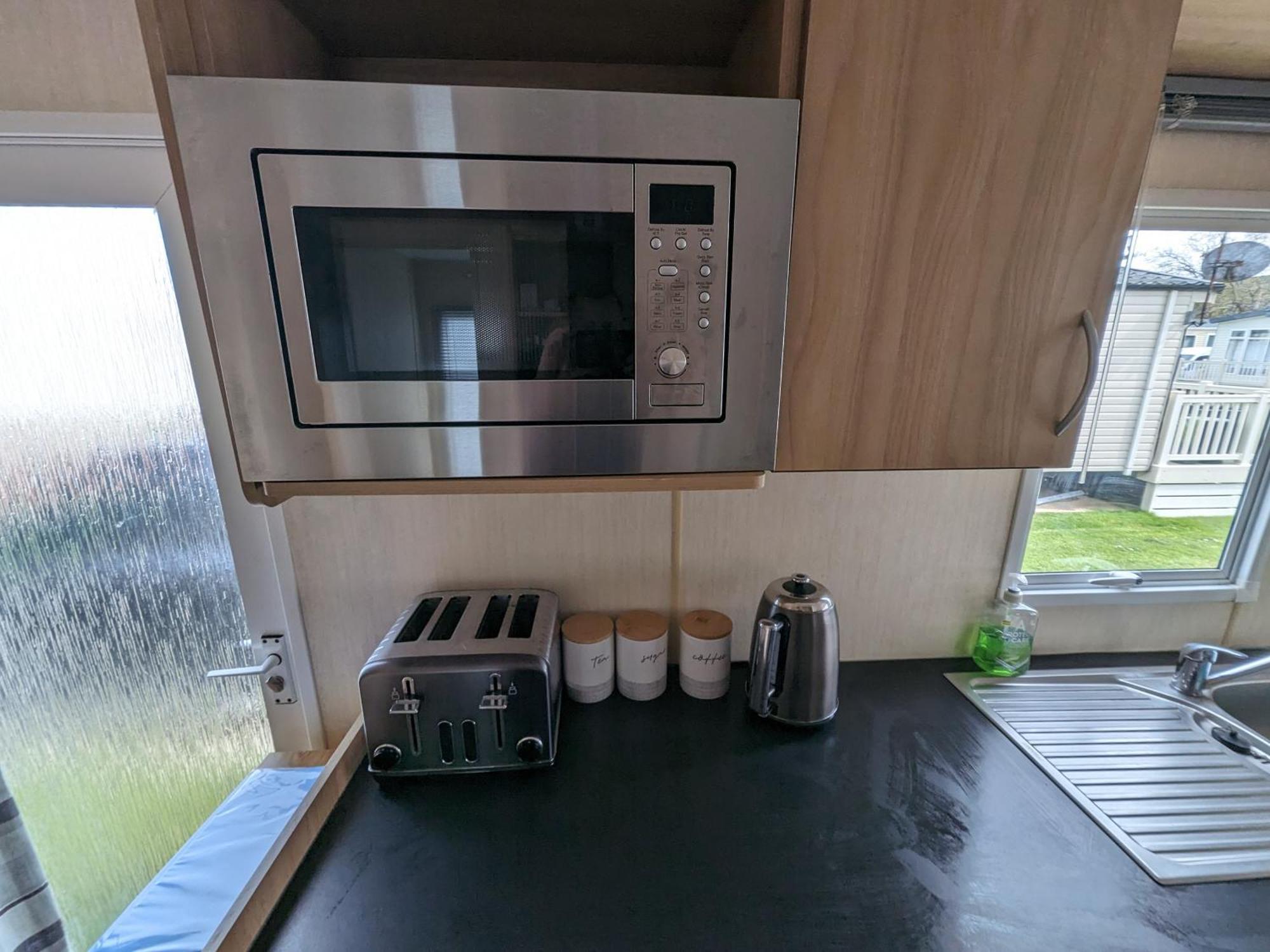 3 Bedroom Caravan, Sleeps 8 Lyons Lido Beach Престатин Екстериор снимка